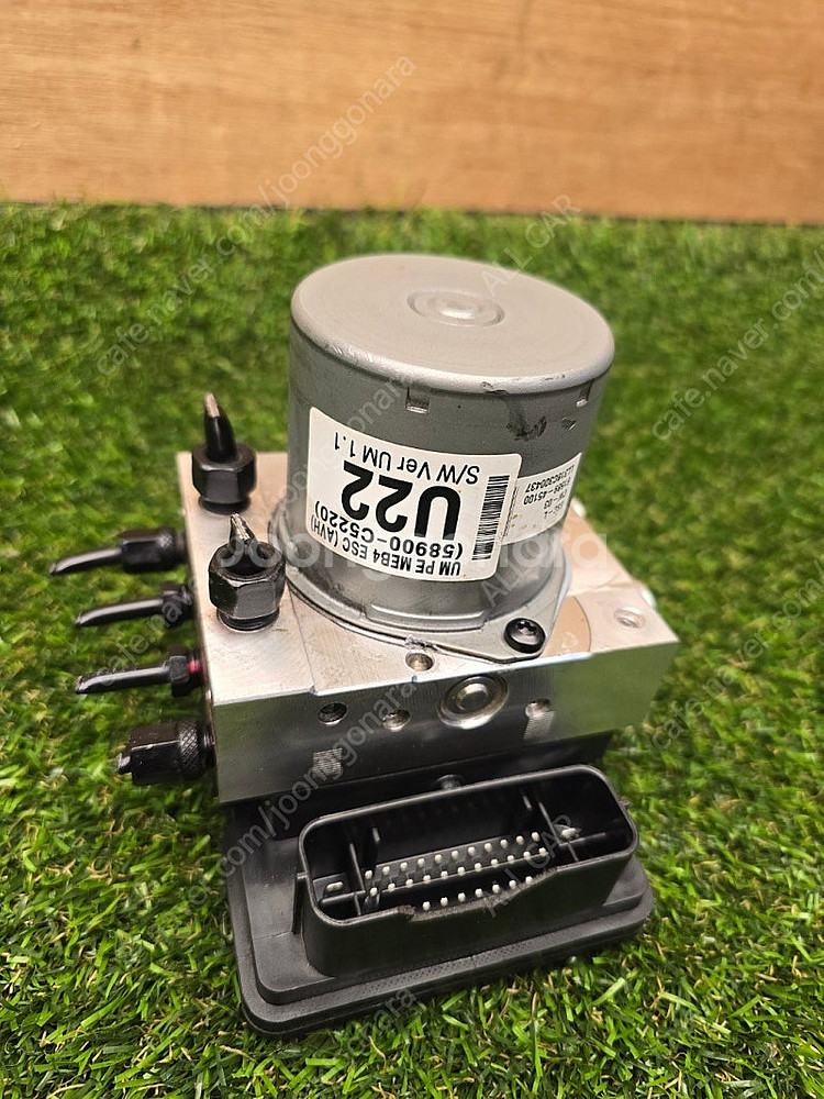 더뉴쏘렌토 ABS모듈 58910-C5510 18만원--1